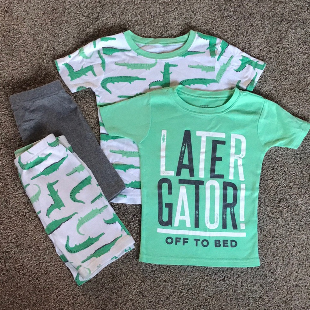 Carter’s 5t Dino Print Pajama Set!